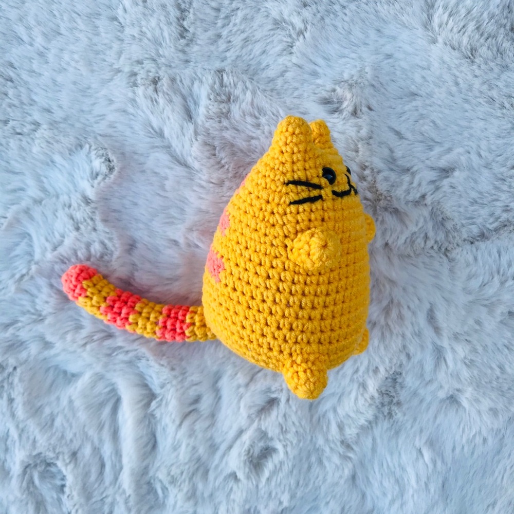Hand Made Crochet Dumpling Kitty - Picture 2 of 4